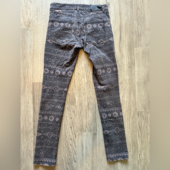 Divided Tribal print Jeans - Picture 4 of 6